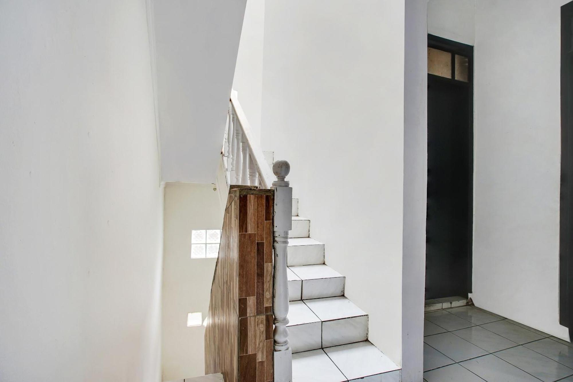 Spot On 91117 Sriwijaya Residence Syariah Bandung Eksteriør billede
